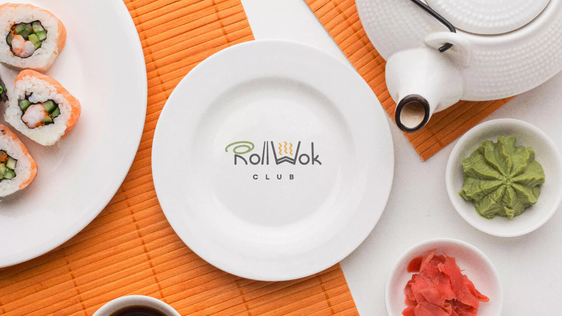 Разработка логотипа и фирменного стиля суши-бара «Roll Wok Club» в Карпинске